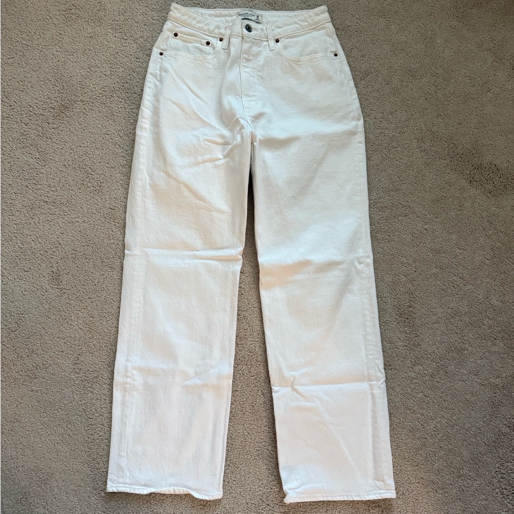 Abercrombie & Fitch White 90s Relaxed High Rise Curve Love Jeans Size 30
